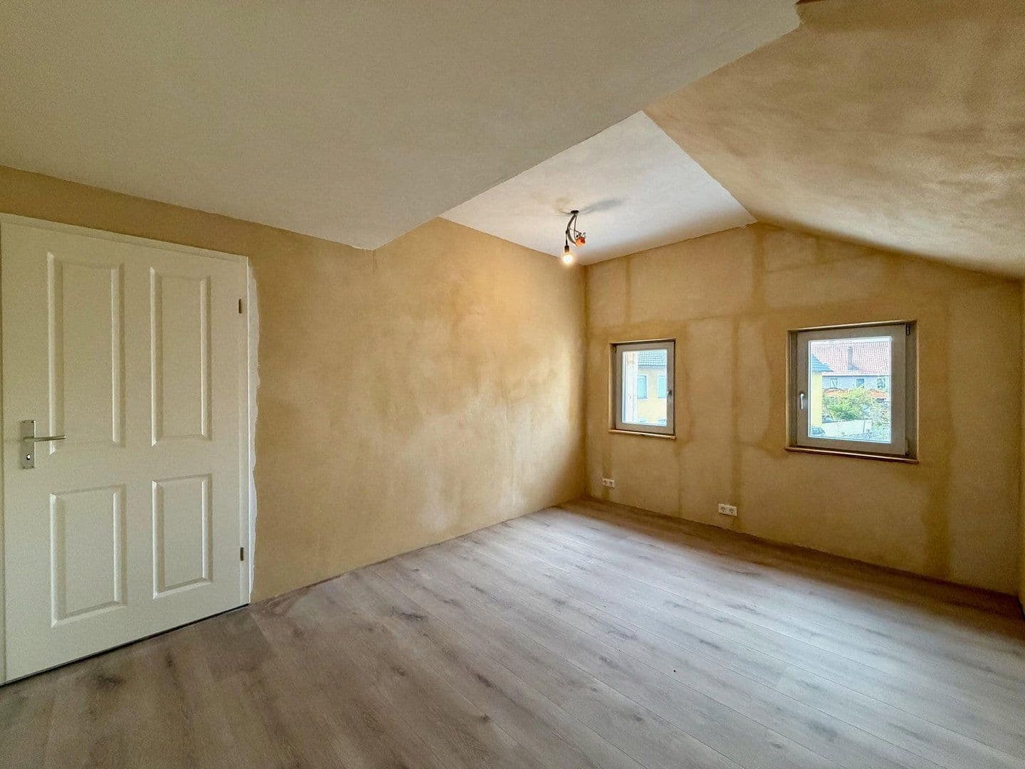 Prodej domu 208 m², pozemek 474 m², Albertshofen, Bavorsko Prodej domu 208 m², pozemek 474 m², Albertshofen, Bavorsko