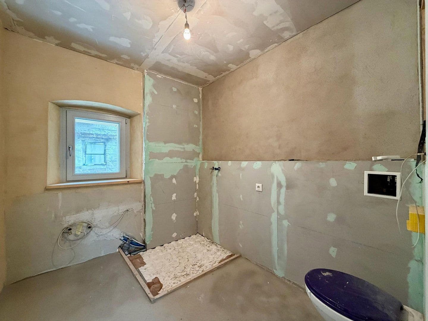 Prodej domu 208 m², pozemek 474 m², Albertshofen, Bavorsko Prodej domu 208 m², pozemek 474 m², Albertshofen, Bavorsko