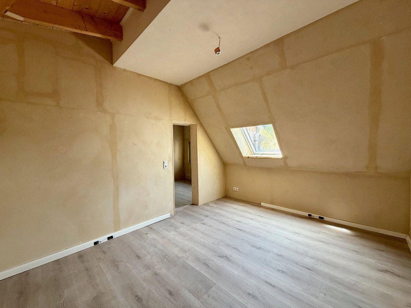 Prodej domu 208 m², pozemek 474 m², Albertshofen, Bavorsko Prodej domu 208 m², pozemek 474 m², Albertshofen, Bavorsko