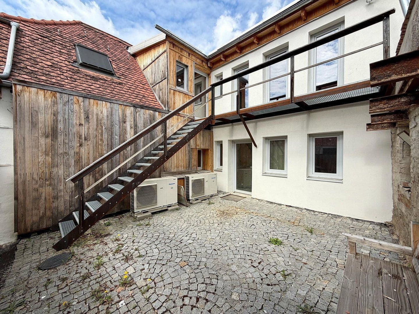Prodej domu 208 m², pozemek 474 m², Albertshofen, Bavorsko Prodej domu 208 m², pozemek 474 m², Albertshofen, Bavorsko