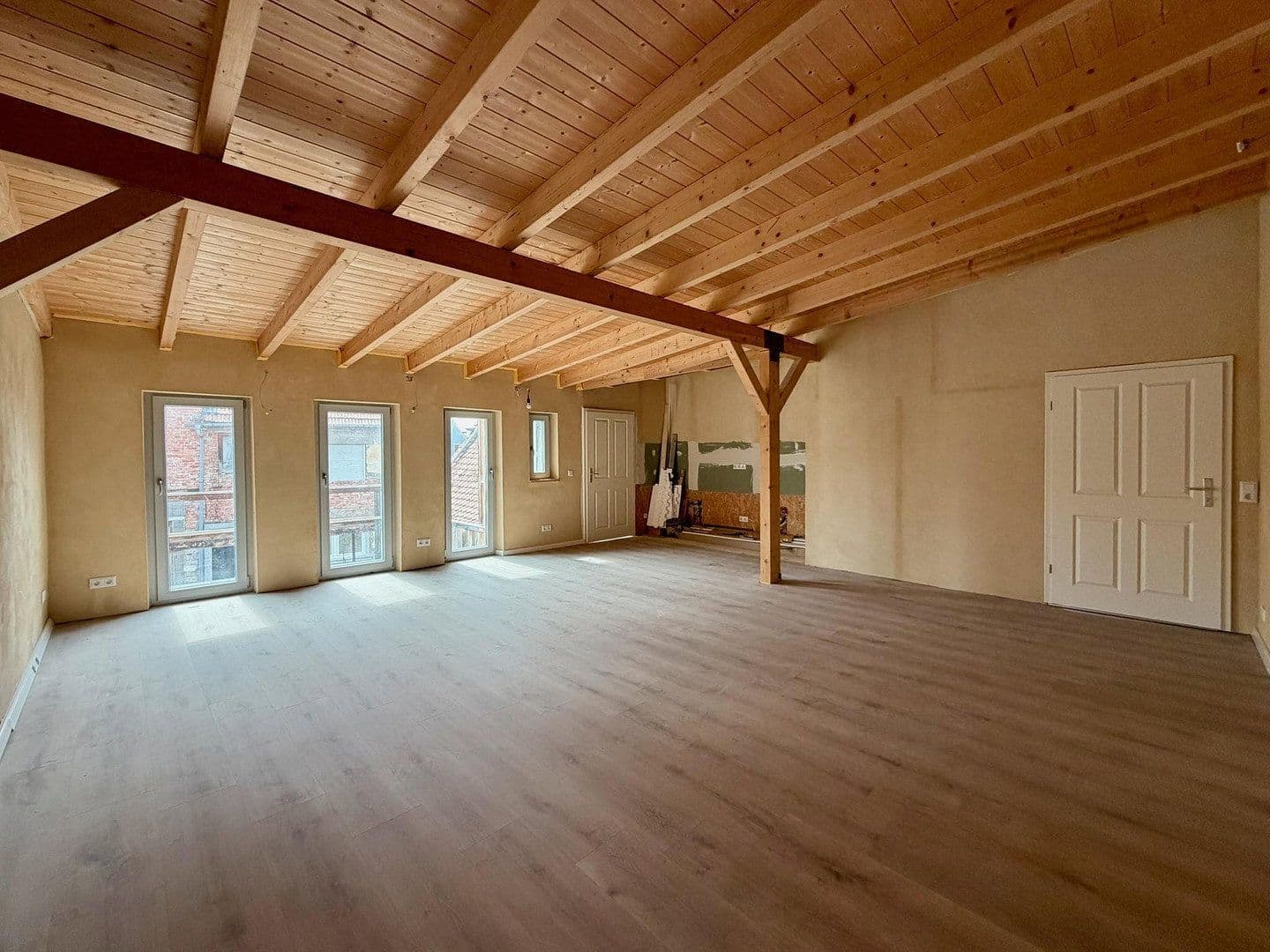 Prodej domu 208 m², pozemek 474 m², Albertshofen, Bavorsko Prodej domu 208 m², pozemek 474 m², Albertshofen, Bavorsko