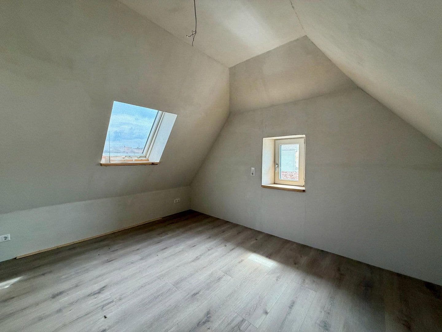 Prodej domu 208 m², pozemek 474 m², Albertshofen, Bavorsko Prodej domu 208 m², pozemek 474 m², Albertshofen, Bavorsko