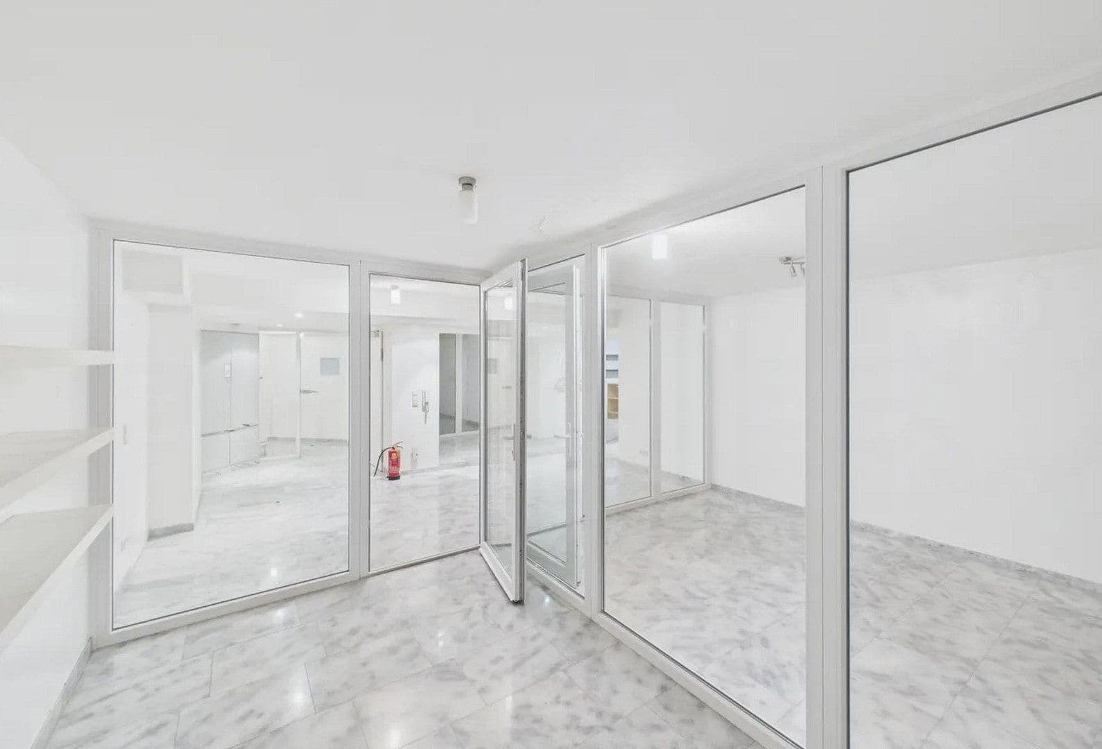 Prodej domu 520 m², pozemek 697 m², Fritz-Ulrich-Str. 105, Heilbronn, Bádensko-Württembersko Prodej domu 520 m², pozemek 697 m², Fritz-Ulrich-Str. 105, Heilbronn, Bádensko-Württembersko