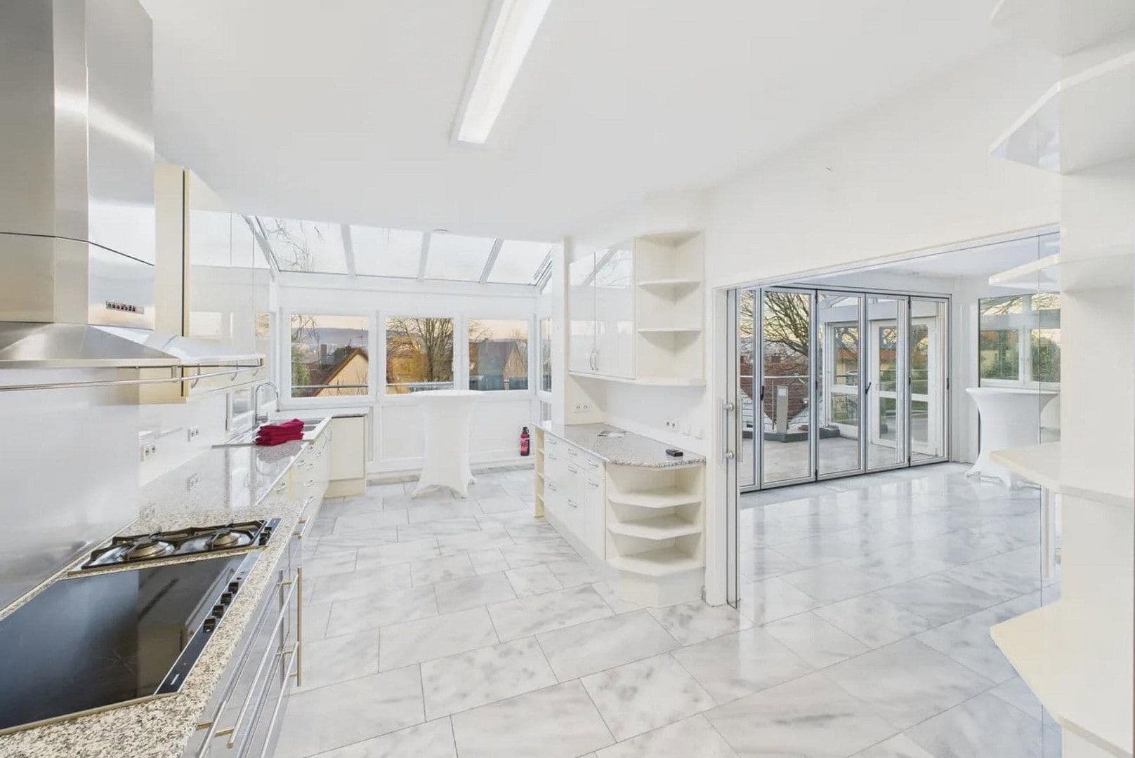 Prodej domu 520 m², pozemek 697 m², Fritz-Ulrich-Str. 105, Heilbronn, Bádensko-Württembersko Prodej domu 520 m², pozemek 697 m², Fritz-Ulrich-Str. 105, Heilbronn, Bádensko-Württembersko