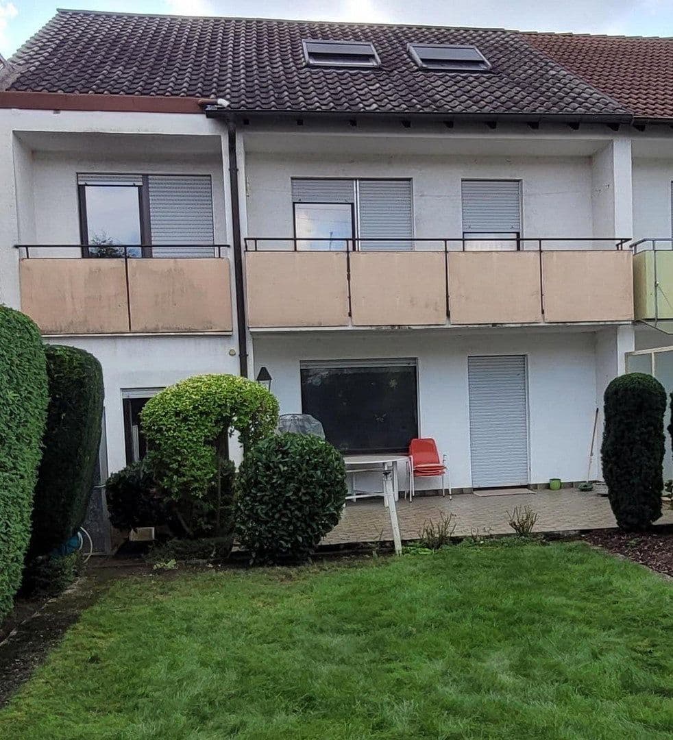 Prodej domu 172 m², pozemek 275 m², Ludwigshafen-Maudach, Porýní-Falc Prodej domu 172 m², pozemek 275 m², Ludwigshafen-Maudach, Porýní-Falc