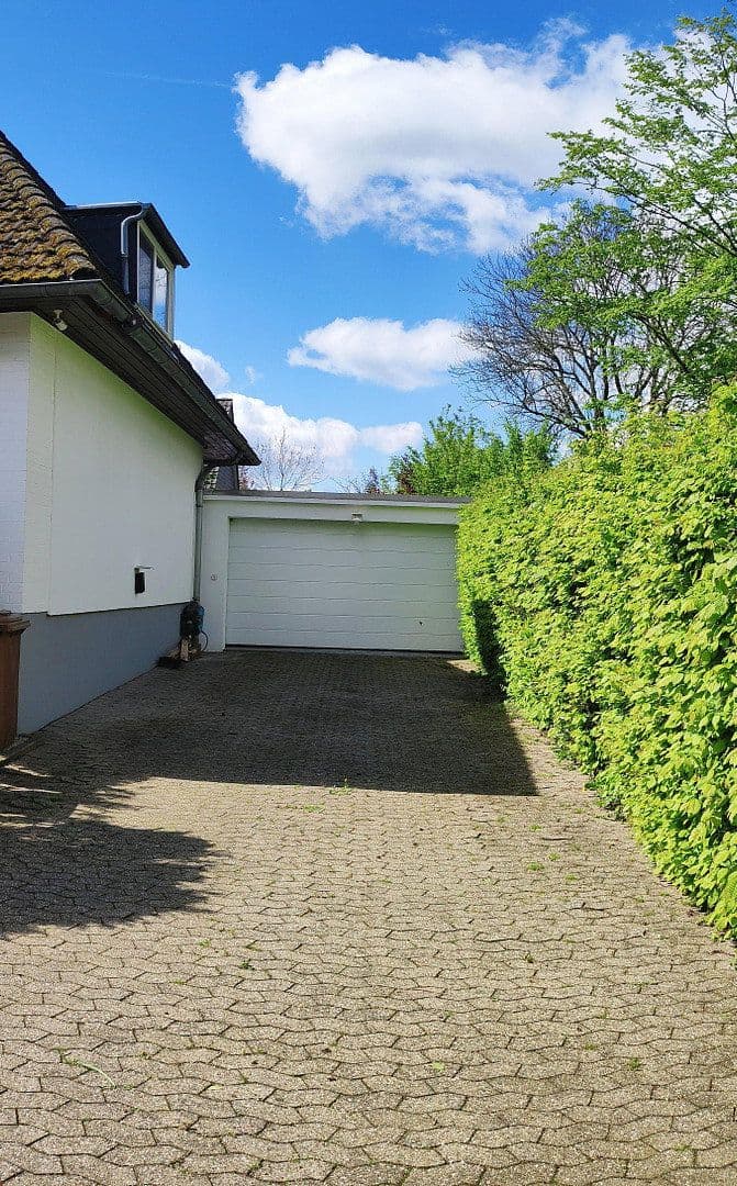 Prodej domu 297 m², pozemek 865 m², Ratingen, Severní Porýní-Vestfálsko Prodej domu 297 m², pozemek 865 m², Ratingen, Severní Porýní-Vestfálsko