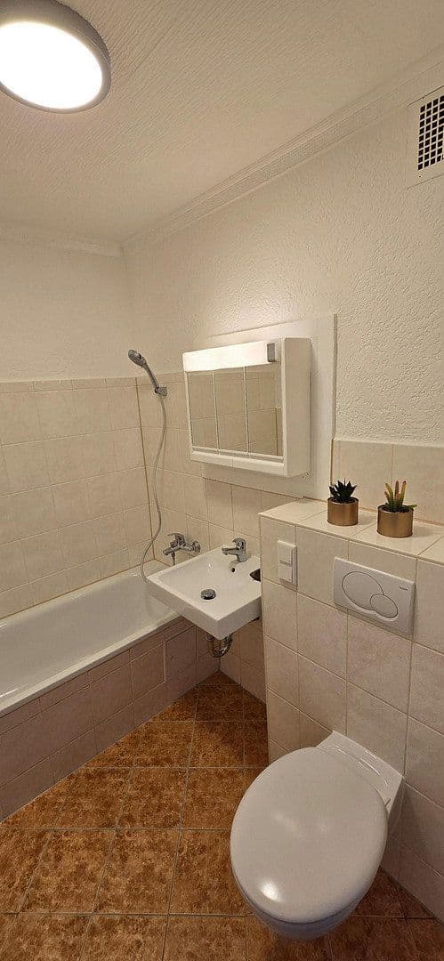 Pronájem bytu 3+1 63 m², Auerbachstr. 38, Gera, Durynsko Pronájem bytu 3+1 63 m², Auerbachstr. 38, Gera, Durynsko