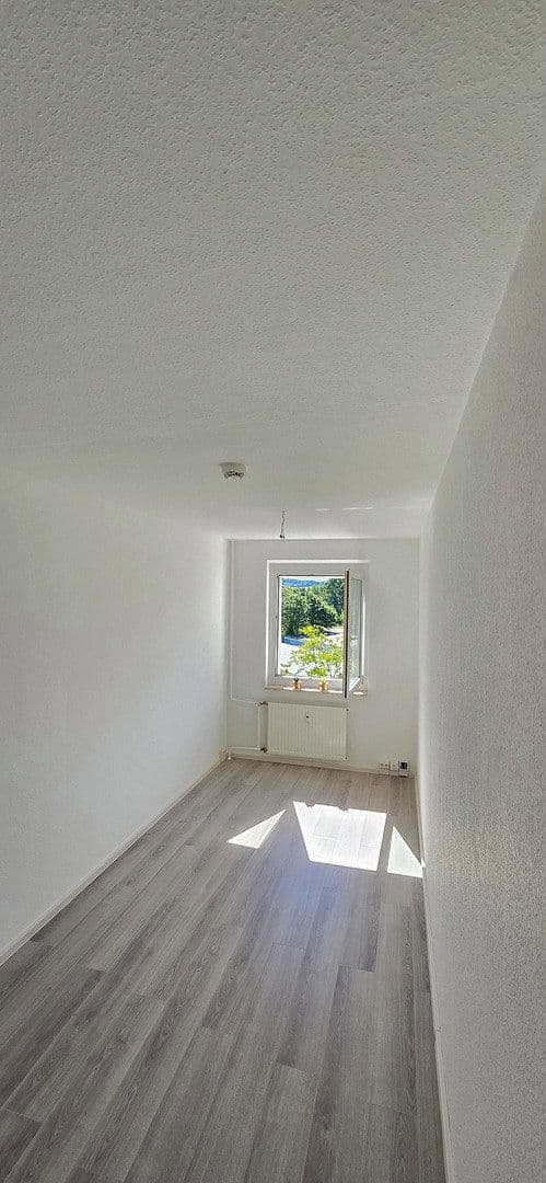 Pronájem bytu 3+1 63 m², Auerbachstr. 38, Gera, Durynsko Pronájem bytu 3+1 63 m², Auerbachstr. 38, Gera, Durynsko