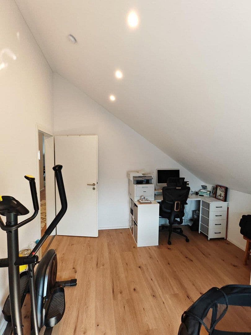 Pronájem bytu 3+1 97 m², Forstgasse 33, Haßloch, Porýní-Falc Pronájem bytu 3+1 97 m², Forstgasse 33, Haßloch, Porýní-Falc