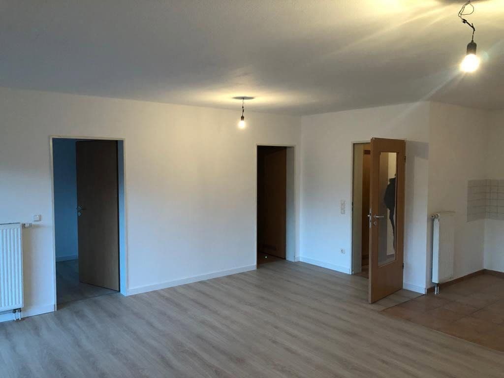 Pronájem bytu 4+1 97 m², Eidinghausener Str. 25, Bad Oeynhausen, Severní Porýní-Vestfálsko Pronájem bytu 4+1 97 m², Eidinghausener Str. 25, Bad Oeynhausen, Severní Porýní-Vestfálsko