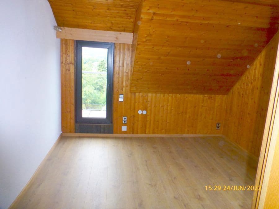 Pronájem bytu 3+1 90 m², Niedernhausen, Hessen Pronájem bytu 3+1 90 m², Niedernhausen, Hessen