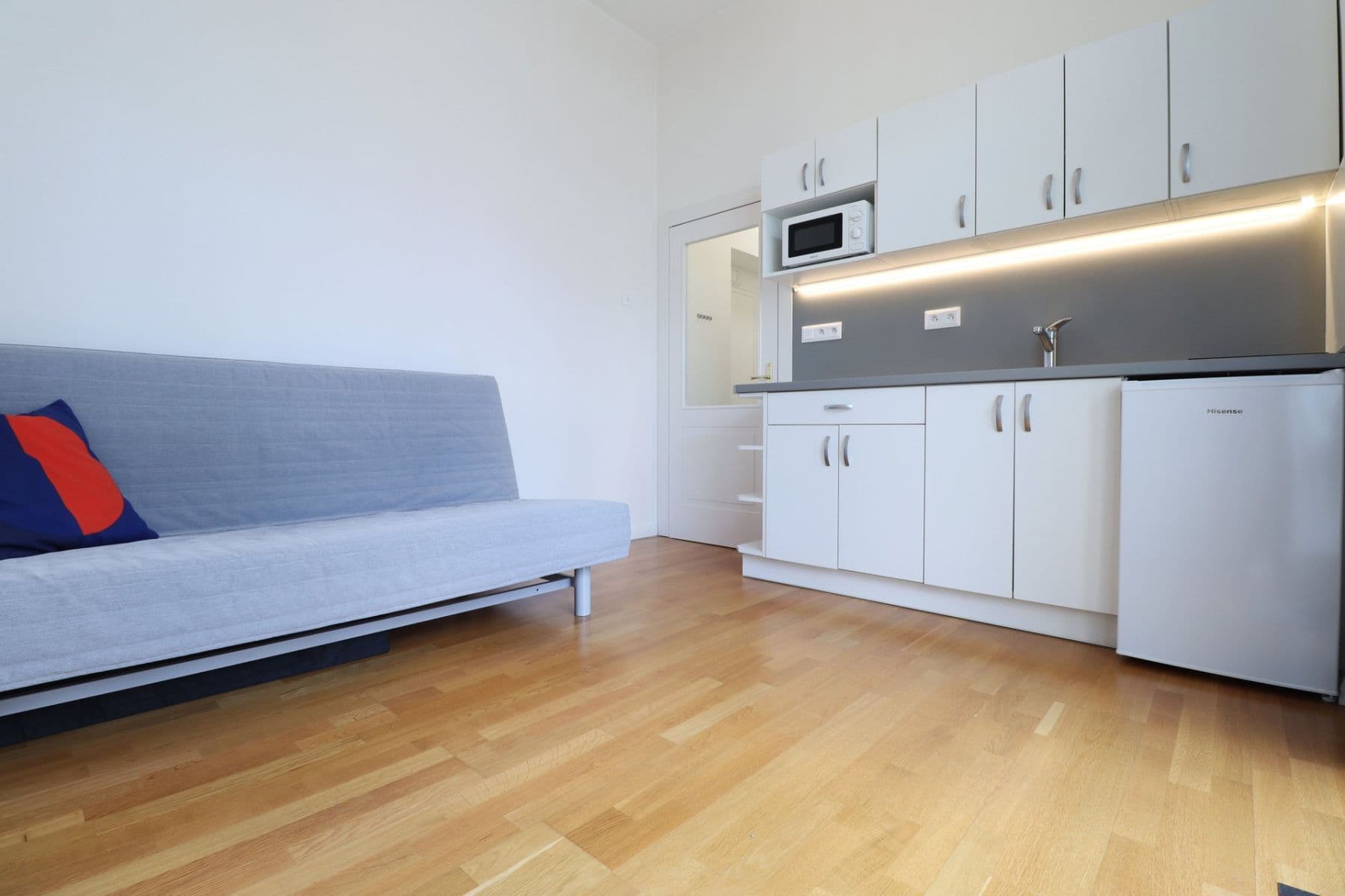 Pronájem bytu 1+kk 26 m², Záhřebská, Praha, Praha Pronájem bytu 1+kk 26 m², Záhřebská, Praha, Praha