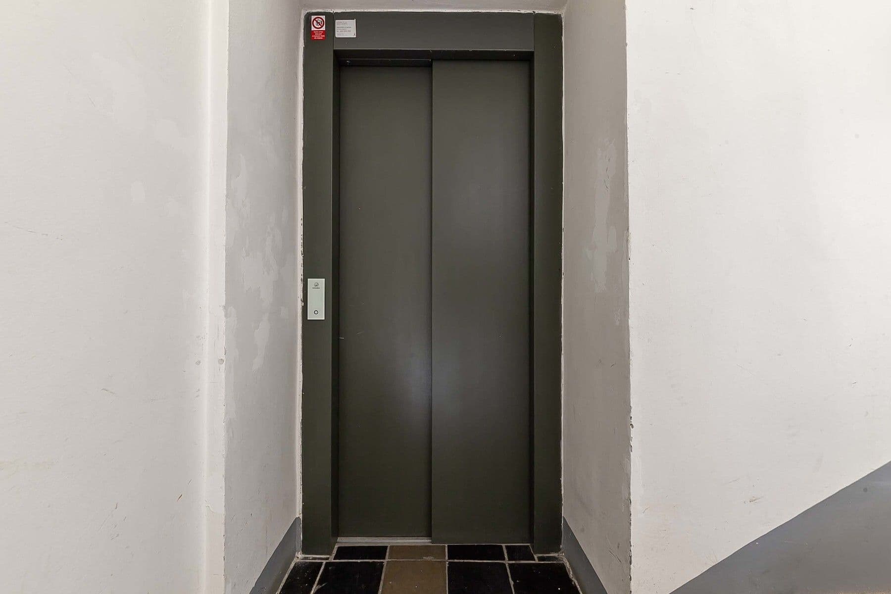 Prodej bytu 1+1 39 m², Křížová, Praha, Praha Prodej bytu 1+1 39 m², Křížová, Praha, Praha