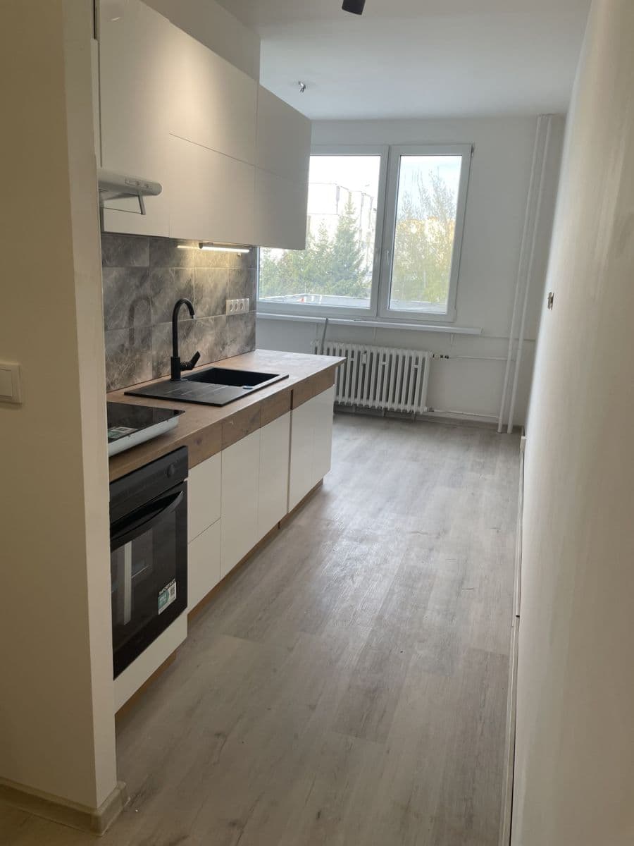 Pronájem bytu 2+1 65 m², Kundratická, Chomutov, Ústecký kraj Pronájem bytu 2+1 65 m², Kundratická, Chomutov, Ústecký kraj
