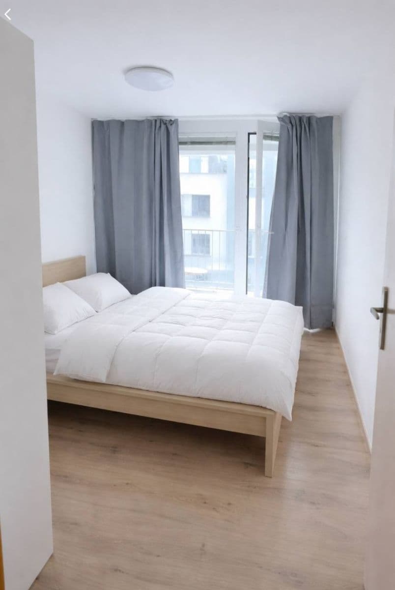 Pronájem bytu 2+kk 45 m², Zubrnická, Praha, Praha Pronájem bytu 2+kk 45 m², Zubrnická, Praha, Praha