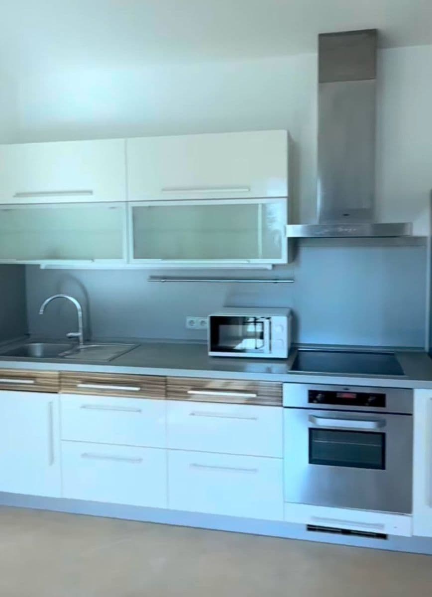 Pronájem bytu 2+kk 45 m², Zubrnická, Praha, Praha Pronájem bytu 2+kk 45 m², Zubrnická, Praha, Praha