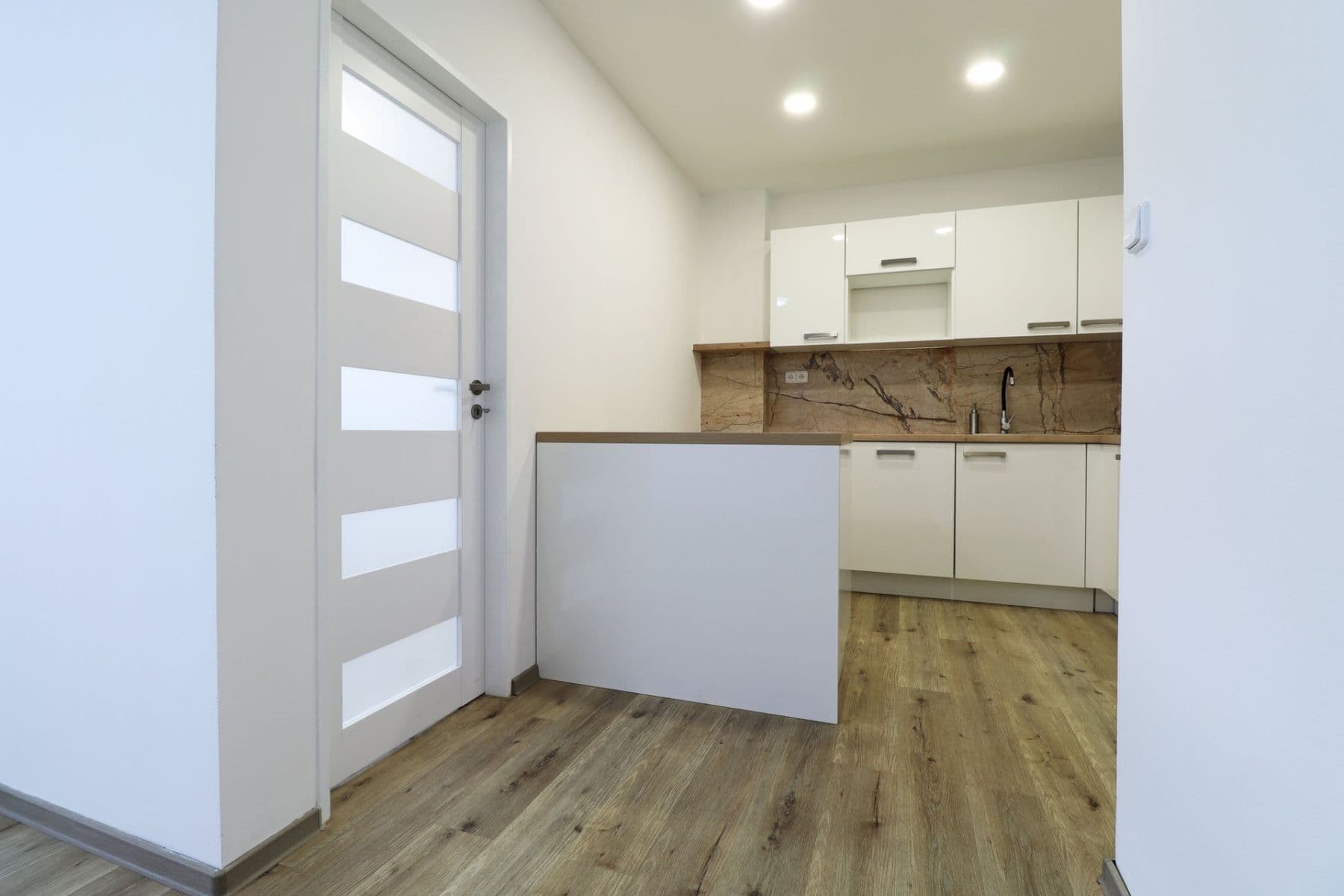Pronájem bytu 3+kk 75 m², Hyacintová, Praha, Praha Pronájem bytu 3+kk 75 m², Hyacintová, Praha, Praha