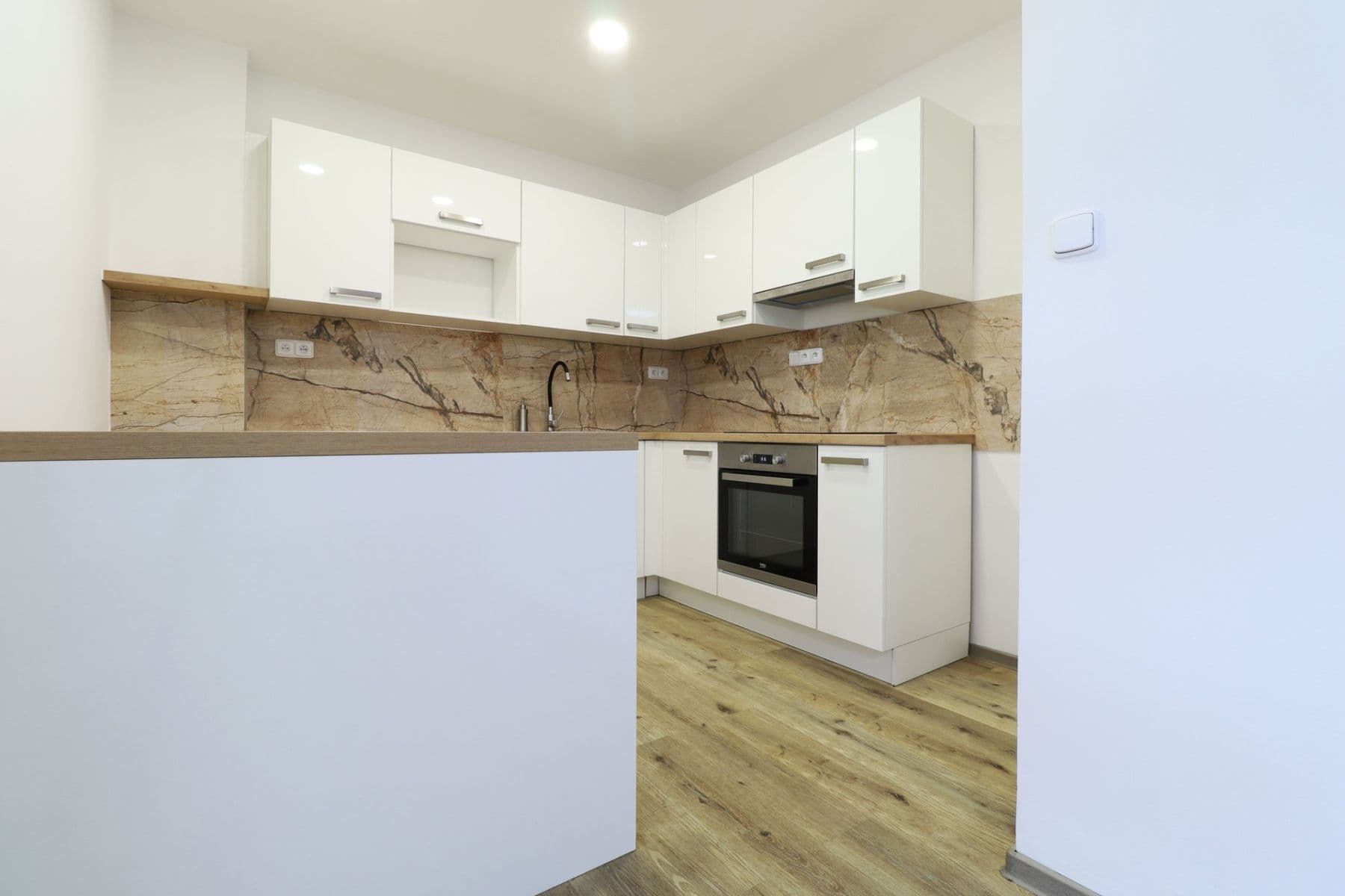 Pronájem bytu 3+kk 75 m², Hyacintová, Praha, Praha Pronájem bytu 3+kk 75 m², Hyacintová, Praha, Praha