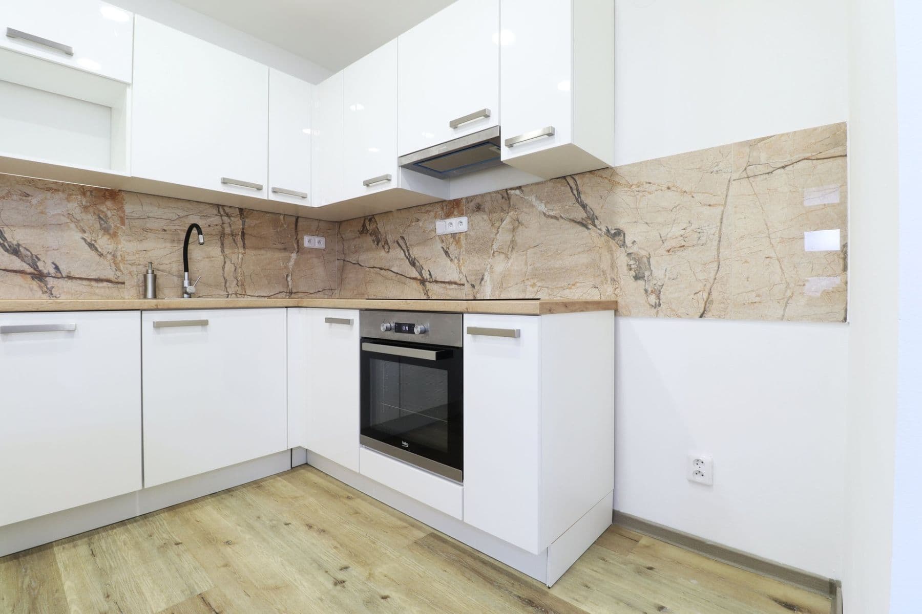 Pronájem bytu 3+kk 75 m², Hyacintová, Praha, Praha Pronájem bytu 3+kk 75 m², Hyacintová, Praha, Praha
