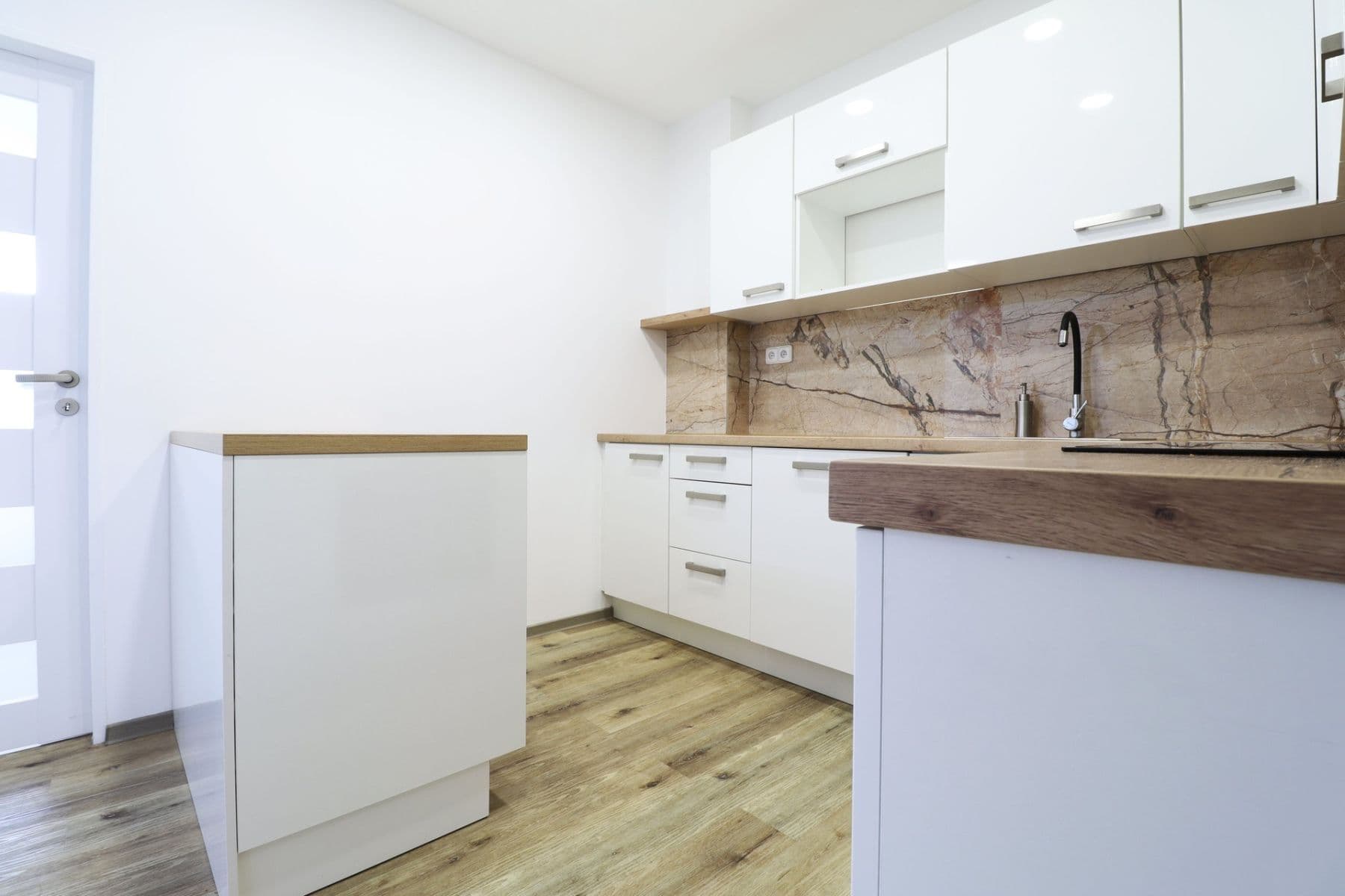 Pronájem bytu 3+kk 75 m², Hyacintová, Praha, Praha Pronájem bytu 3+kk 75 m², Hyacintová, Praha, Praha