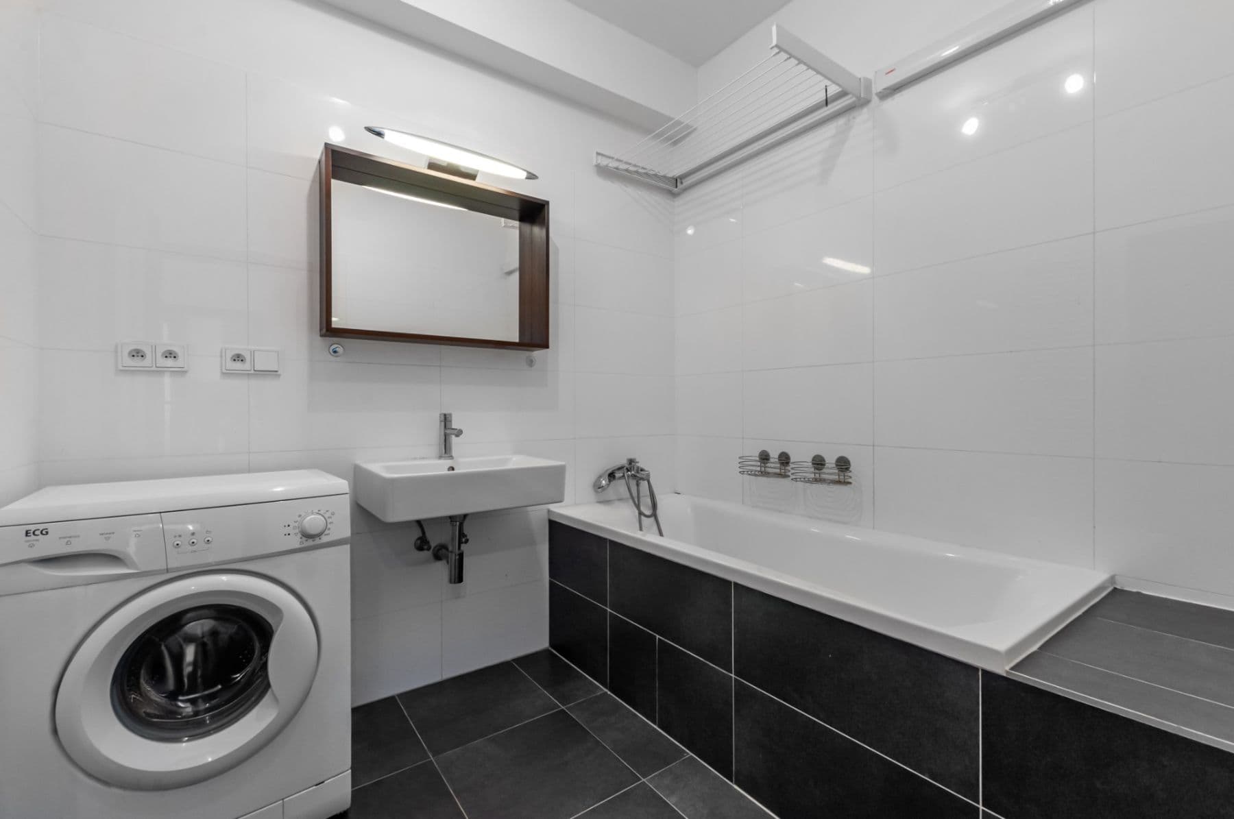 Pronájem bytu 2+kk 55 m², Počernická, Praha, Praha Pronájem bytu 2+kk 55 m², Počernická, Praha, Praha