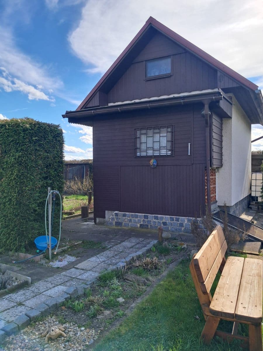 Prodej pozemku 385 m², Zahrádkářská osada Slatina, Hradec Králové, Královéhradecký kraj Prodej pozemku 385 m², Zahrádkářská osada Slatina, Hradec Králové, Královéhradecký kraj