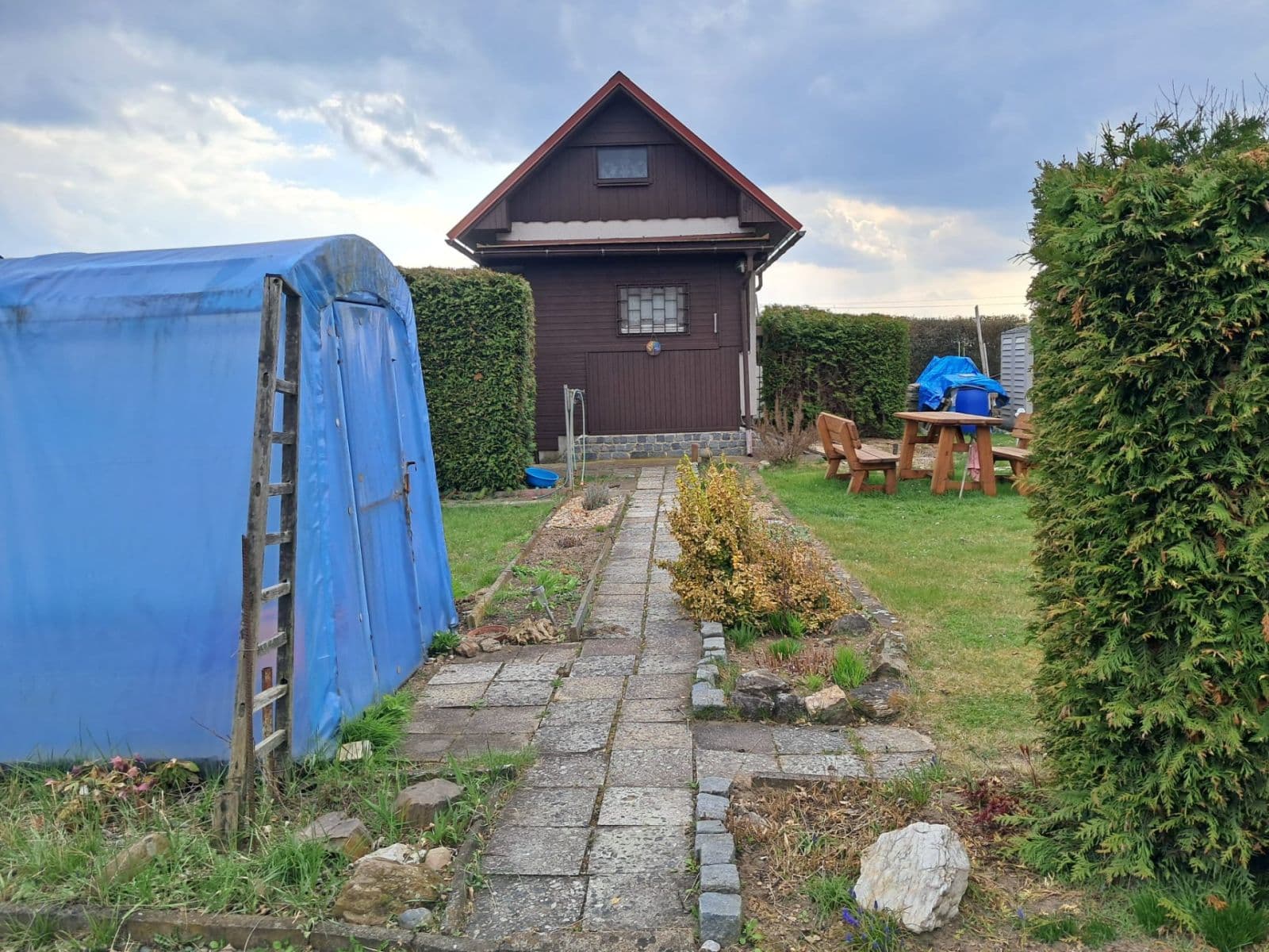 Prodej pozemku 385 m², Zahrádkářská osada Slatina, Hradec Králové, Královéhradecký kraj Prodej pozemku 385 m², Zahrádkářská osada Slatina, Hradec Králové, Královéhradecký kraj