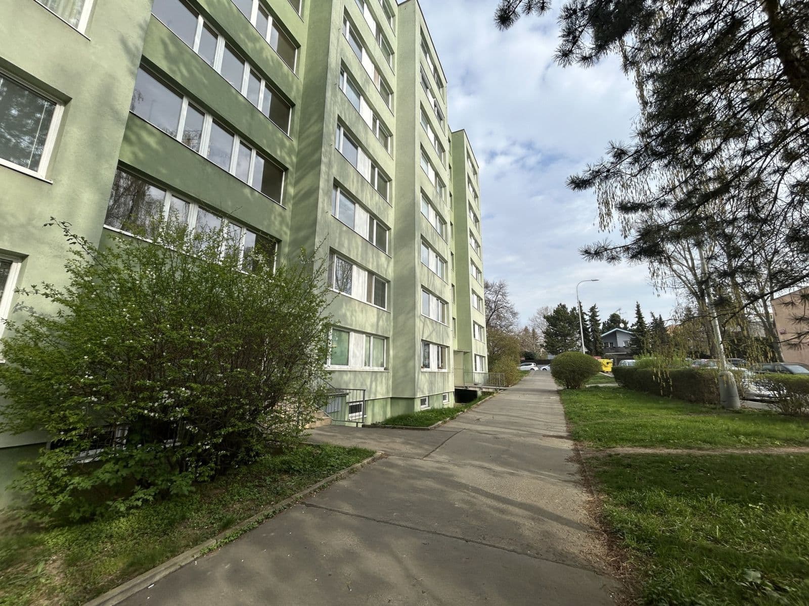 Pronájem bytu 1+kk 34 m², Křivenická, Praha, Praha Pronájem bytu 1+kk 34 m², Křivenická, Praha, Praha