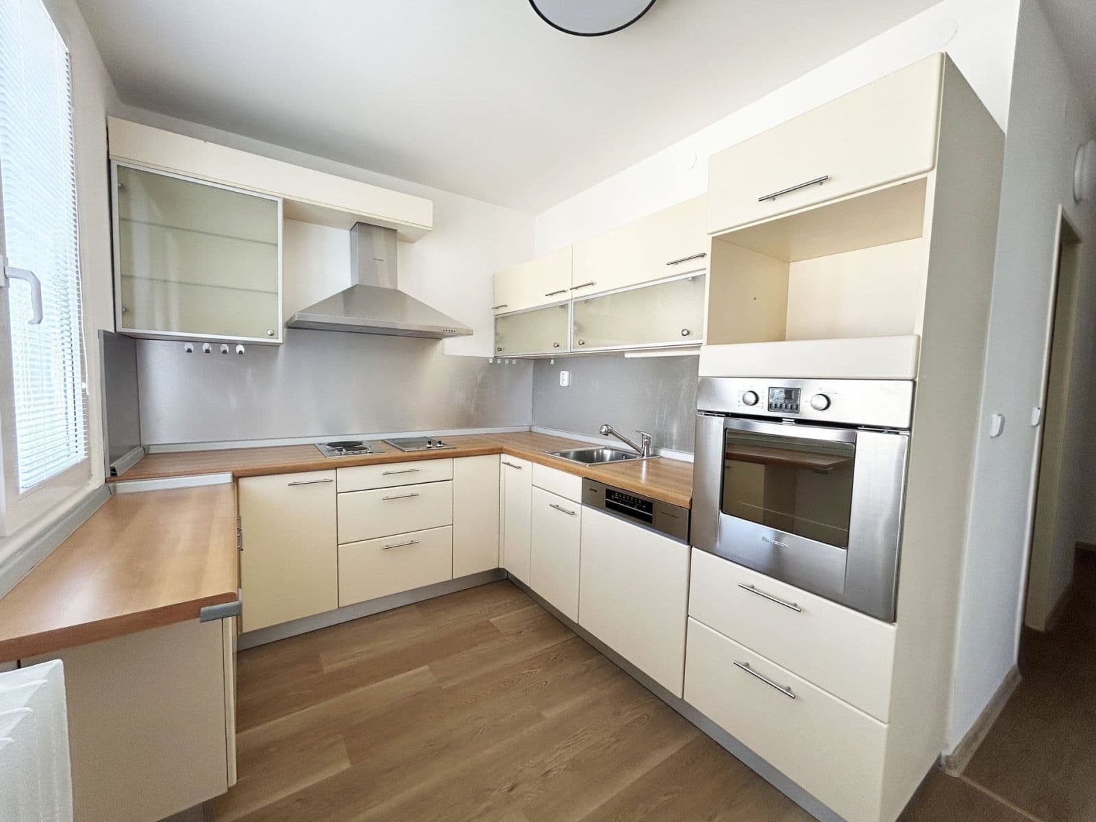 Pronájem bytu 3+1 84 m², Roháčova, Český Brod, Středočeský kraj Pronájem bytu 3+1 84 m², Roháčova, Český Brod, Středočeský kraj