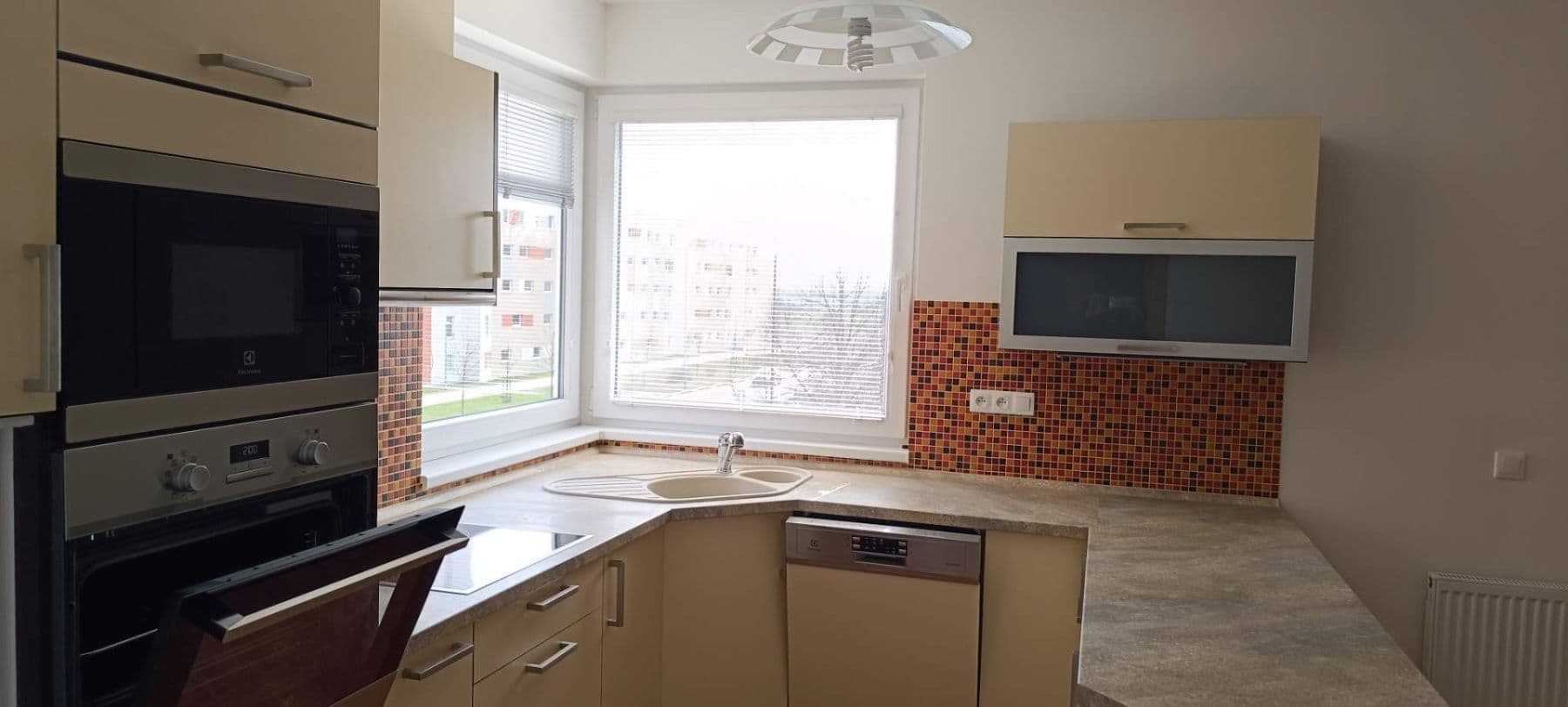 Pronájem bytu 2+kk 58 m², Hornoměcholupská, Praha, Praha Pronájem bytu 2+kk 58 m², Hornoměcholupská, Praha, Praha