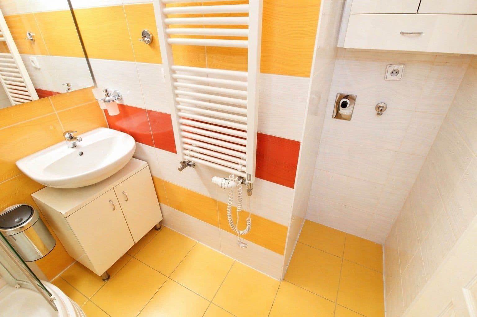 Pronájem bytu 1+kk 30 m², Pod lipami, Praha, Praha Pronájem bytu 1+kk 30 m², Pod lipami, Praha, Praha