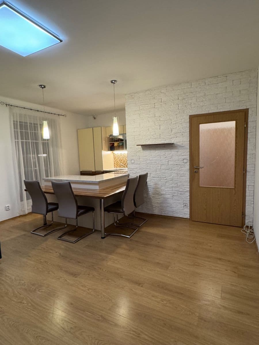 Pronájem bytu 2+kk 52 m², U Ctěnického Potoka, Přezletice, Středočeský kraj Pronájem bytu 2+kk 52 m², U Ctěnického Potoka, Přezletice, Středočeský kraj