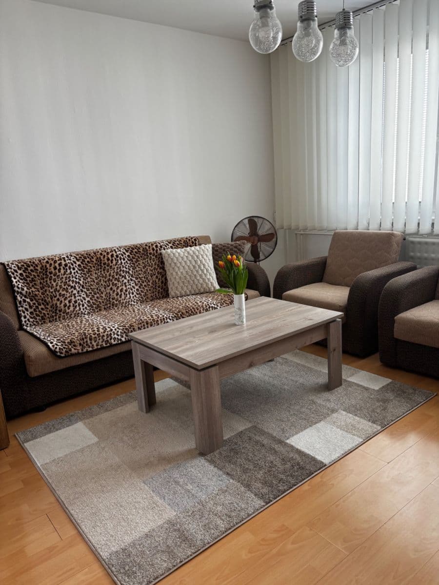 Pronájem bytu 2+1 50 m², Veľkonecpalská, Prievidza, Trenčiansky kraj Pronájem bytu 2+1 50 m², Veľkonecpalská, Prievidza, Trenčiansky kraj