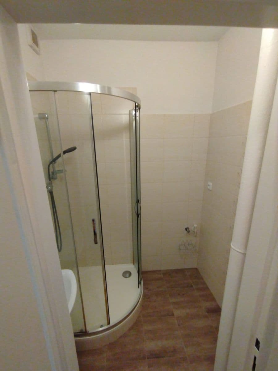 Pronájem bytu 2+1 55 m², Revoluční, Žďár nad Sázavou, Kraj Vysočina Pronájem bytu 2+1 55 m², Revoluční, Žďár nad Sázavou, Kraj Vysočina