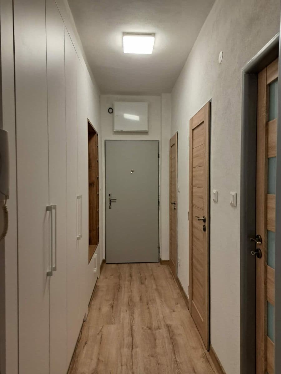 Pronájem bytu 2+1 50 m², Družstevní, Velké Meziříčí, Kraj Vysočina Pronájem bytu 2+1 50 m², Družstevní, Velké Meziříčí, Kraj Vysočina