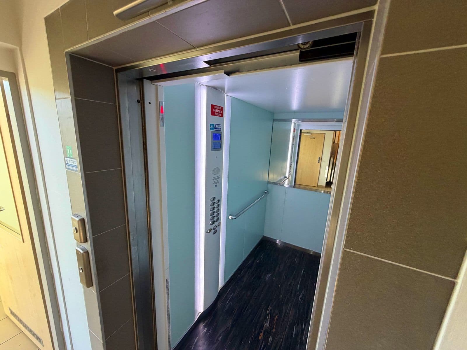 Pronájem bytu 3+kk 69 m², Hornoměcholupská, Praha, Praha Pronájem bytu 3+kk 69 m², Hornoměcholupská, Praha, Praha