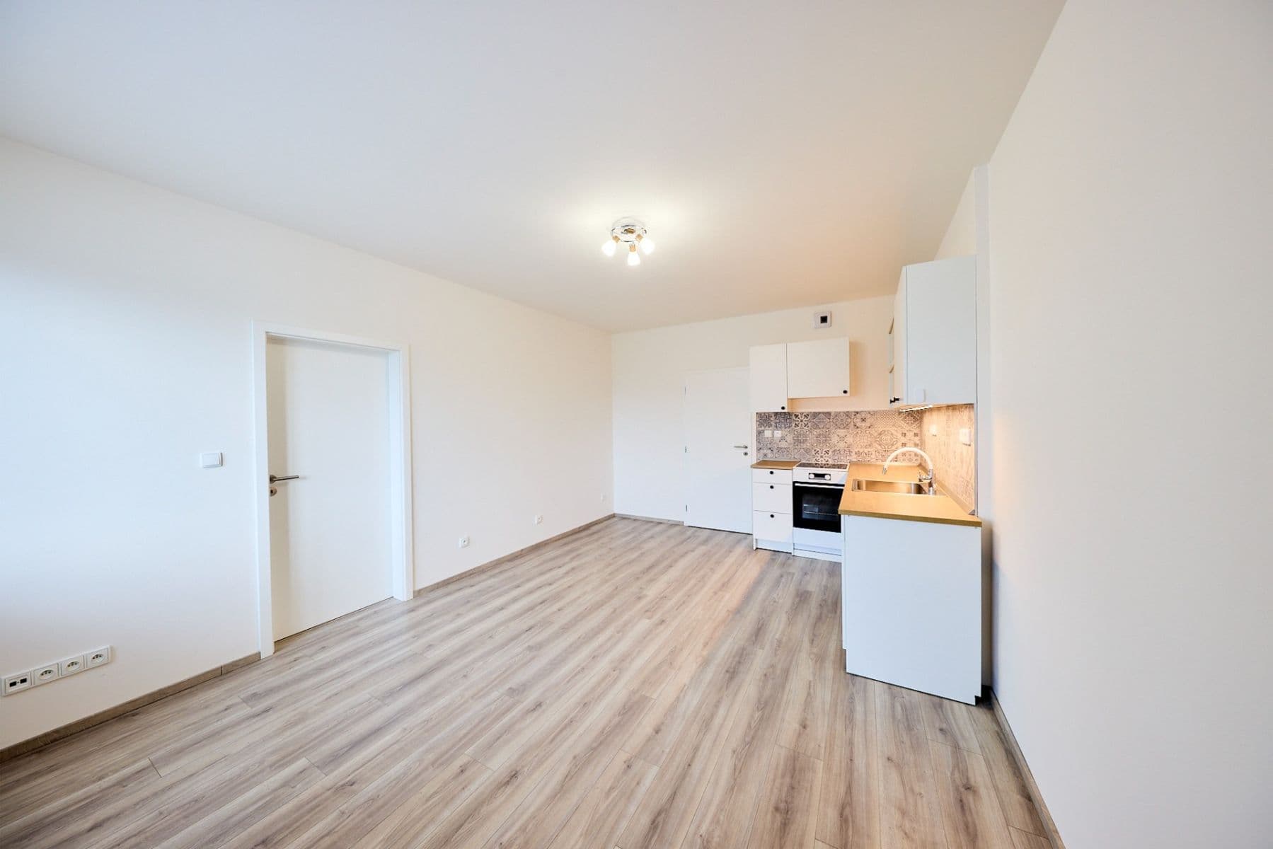 Pronájem bytu 2+kk 53 m², S. K. Neumanna, Kralupy nad Vltavou, Středočeský kraj Pronájem bytu 2+kk 53 m², S. K. Neumanna, Kralupy nad Vltavou, Středočeský kraj