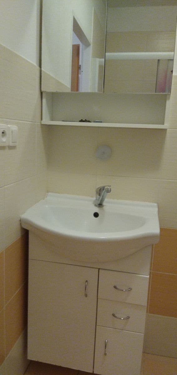 Pronájem bytu 2+kk 46 m², Střelničná, Praha, Praha Pronájem bytu 2+kk 46 m², Střelničná, Praha, Praha