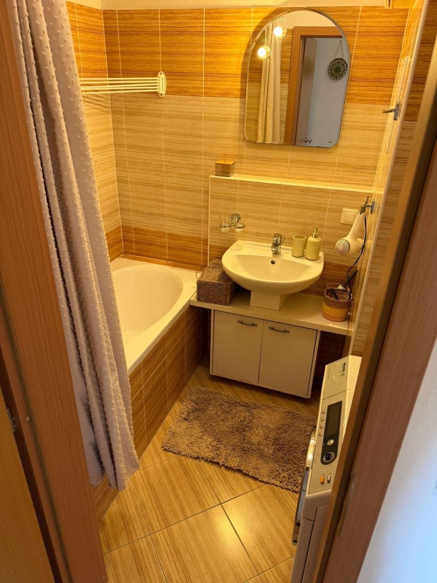 Pronájem bytu 2+kk 50 m², Strančická, Praha, Praha Pronájem bytu 2+kk 50 m², Strančická, Praha, Praha