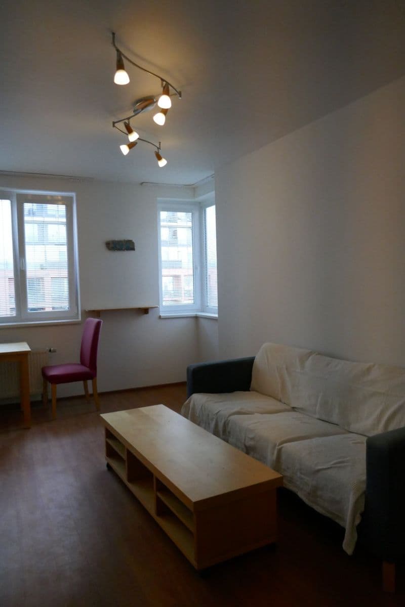Pronájem bytu 2+kk 45 m², Hnězdenská, Praha, Praha Pronájem bytu 2+kk 45 m², Hnězdenská, Praha, Praha