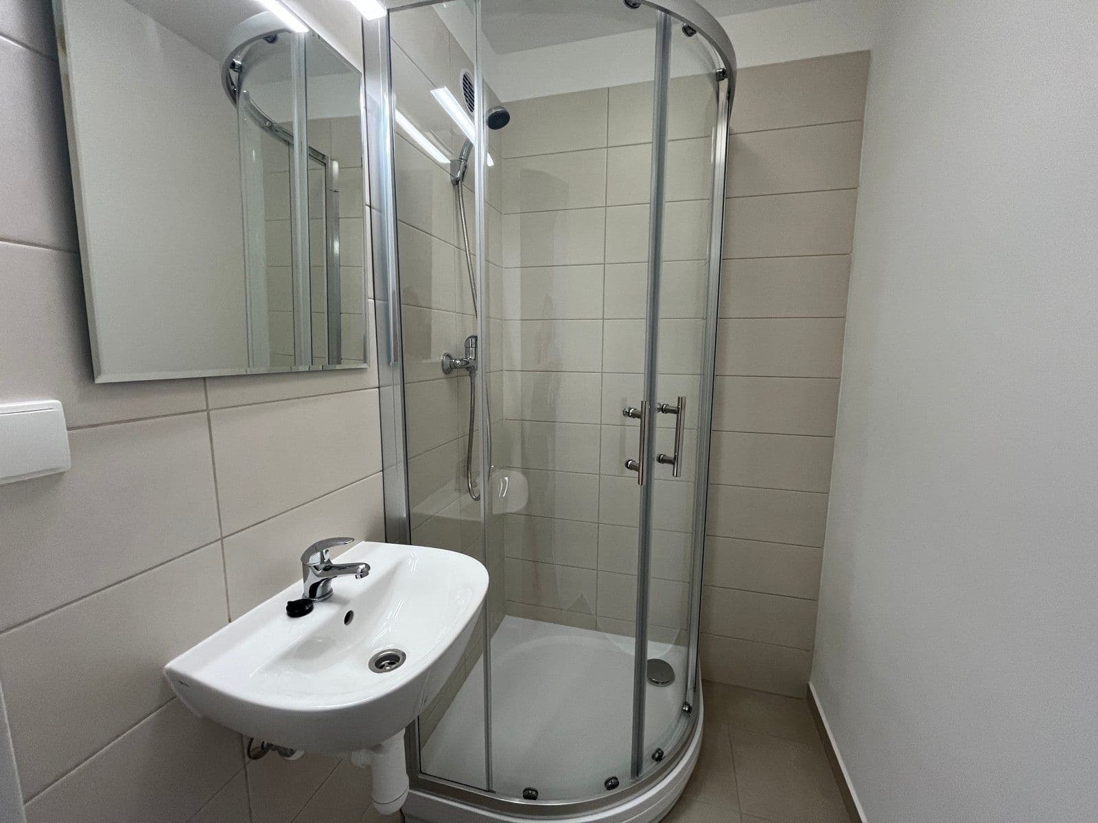 Pronájem bytu 2+1 53 m², Dlouhá třída, Havířov, Moravskoslezský kraj Pronájem bytu 2+1 53 m², Dlouhá třída, Havířov, Moravskoslezský kraj