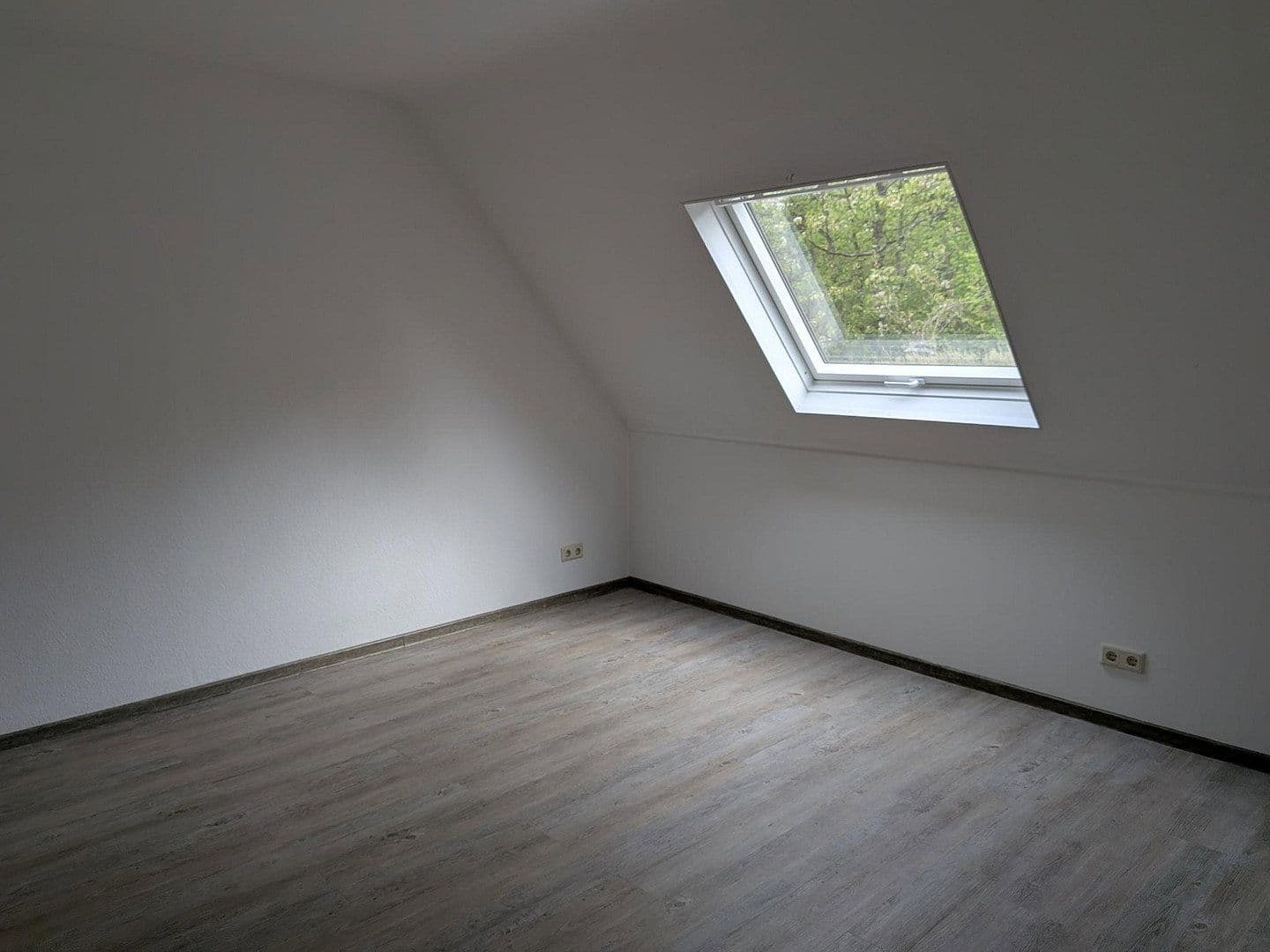 Pronájem bytu 3+1 68 m², Kirchhohl 33, Vallendar, Porýní-Falc Pronájem bytu 3+1 68 m², Kirchhohl 33, Vallendar, Porýní-Falc