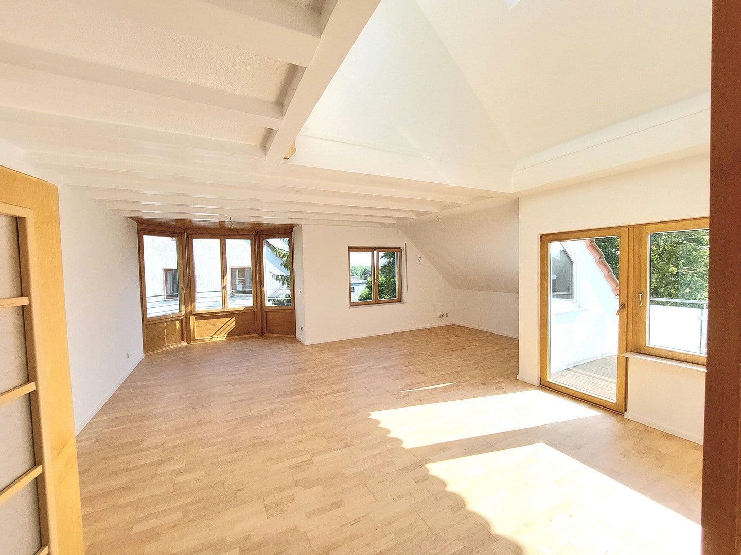 Pronájem bytu 5+1 147 m², Friedenstraße 45, Wiesbaden, Hessen Pronájem bytu 5+1 147 m², Friedenstraße 45, Wiesbaden, Hessen