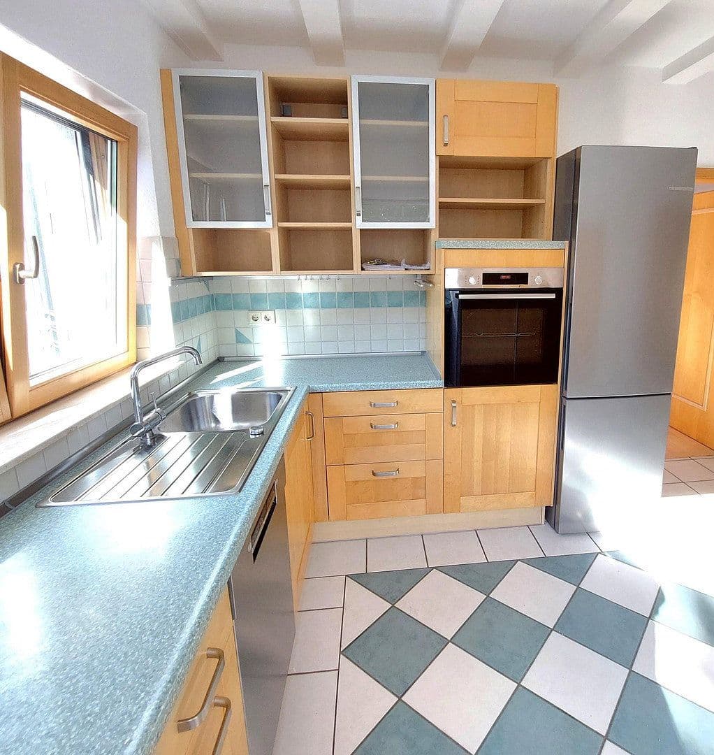 Pronájem bytu 5+1 147 m², Friedenstraße 45, Wiesbaden, Hessen Pronájem bytu 5+1 147 m², Friedenstraße 45, Wiesbaden, Hessen