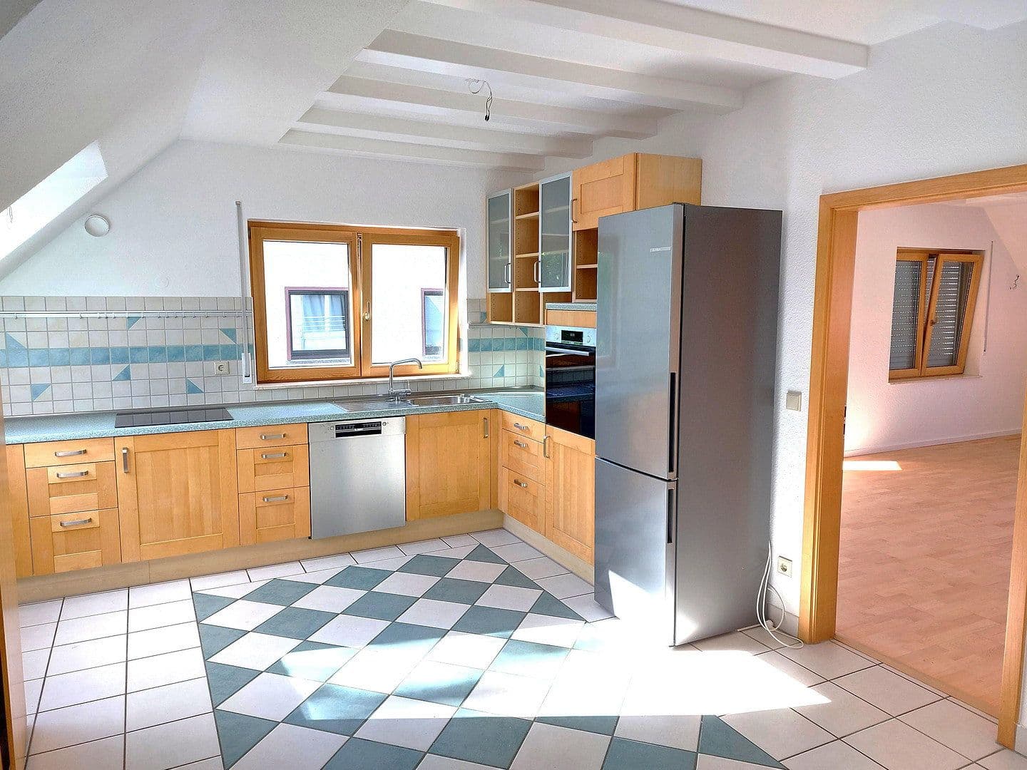 Pronájem bytu 5+1 147 m², Friedenstraße 45, Wiesbaden, Hessen Pronájem bytu 5+1 147 m², Friedenstraße 45, Wiesbaden, Hessen