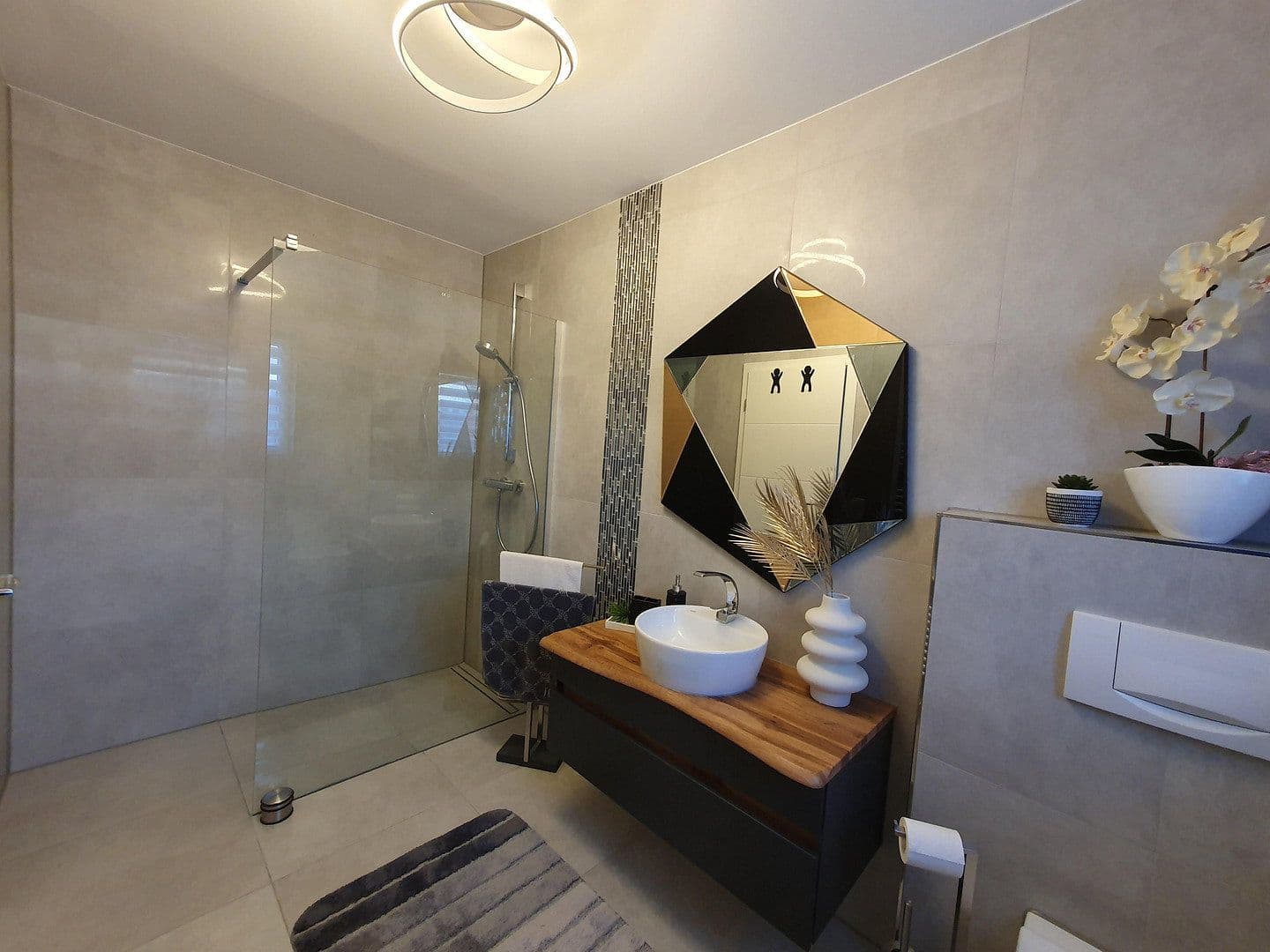 Prodej domu 243 m², pozemek 670 m², Hinter Den Möörten 12, Hude (Oldenburg), Dolní Sasko Prodej domu 243 m², pozemek 670 m², Hinter Den Möörten 12, Hude (Oldenburg), Dolní Sasko