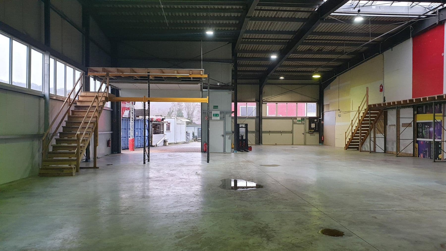 Prodej nebytového prostoru 4.000 m², Rösrath, Severní Porýní-Vestfálsko Prodej nebytového prostoru 4.000 m², Rösrath, Severní Porýní-Vestfálsko