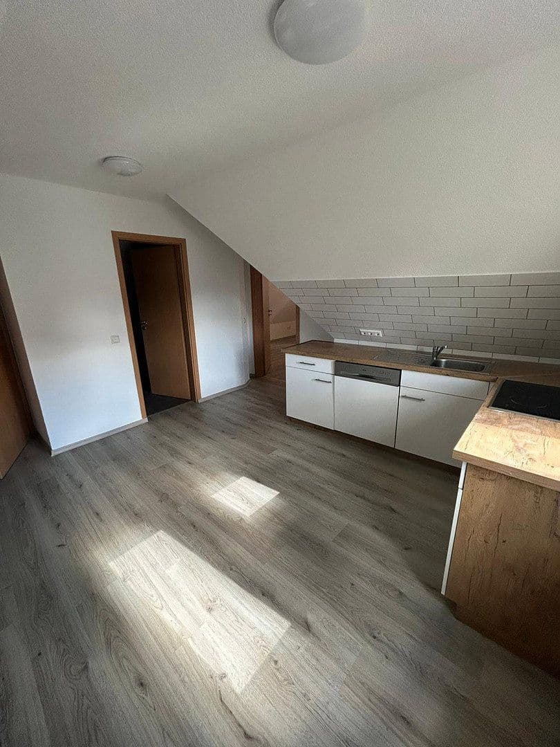 Pronájem bytu 2+kk 65 m², Löhrstraße 3, Trossingen, Bádensko-Württembersko Pronájem bytu 2+kk 65 m², Löhrstraße 3, Trossingen, Bádensko-Württembersko