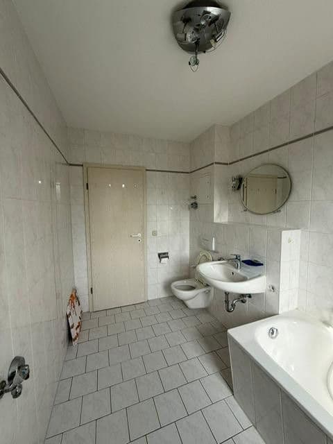 Pronájem bytu 3+1 77 m², Asternweg 11, Schönebeck (Elbe), Sasko-Anhaltsko Pronájem bytu 3+1 77 m², Asternweg 11, Schönebeck (Elbe), Sasko-Anhaltsko