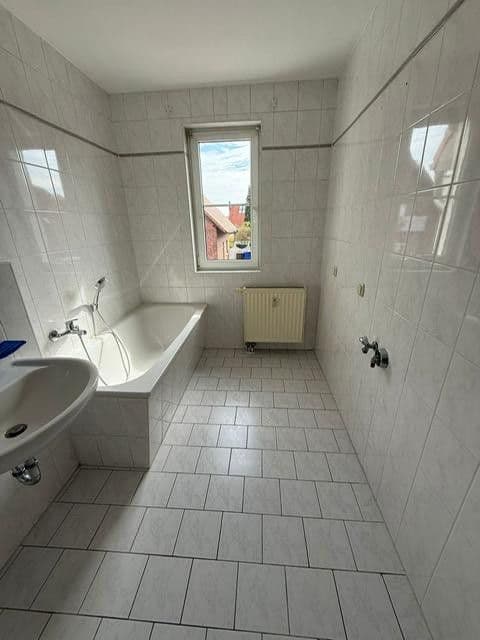 Pronájem bytu 3+1 77 m², Asternweg 11, Schönebeck (Elbe), Sasko-Anhaltsko Pronájem bytu 3+1 77 m², Asternweg 11, Schönebeck (Elbe), Sasko-Anhaltsko